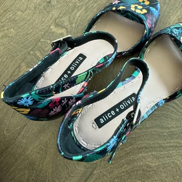 Alice + Olivia by Stacey Bendet Whitney Black Floral Heels Shoes Size 8US 38EU - Picture 7 of 10
